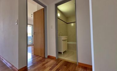 Departamento de 2 ambientes con balcon corrido