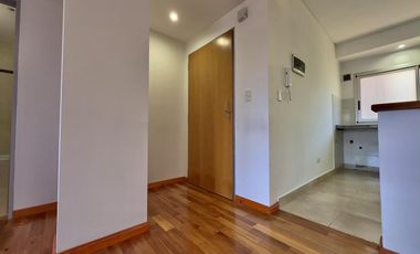 Departamento de 2 ambientes con balcon corrido