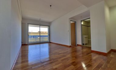 Departamento de 2 ambientes con balcon corrido