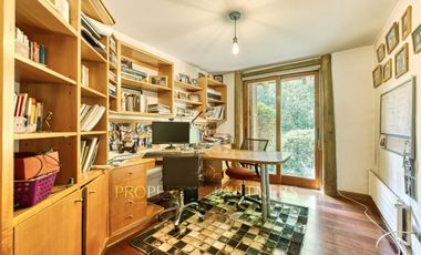 Chilena, con gran jardín formado, El Arrayán