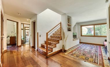 Chilena, con gran jardín formado, El Arrayán