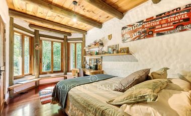 Chilena, con gran jardín formado, El Arrayán