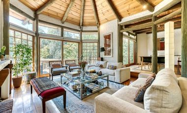 Chilena, con gran jardín formado, El Arrayán