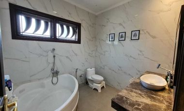 Rumah dijual berlokasi di Citraland Surabaya (AN)