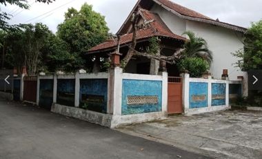 DIJUAL RUMAH DENGAN TANAH SANGAT LUAS LOKASI SUKORINI MUNTILAN