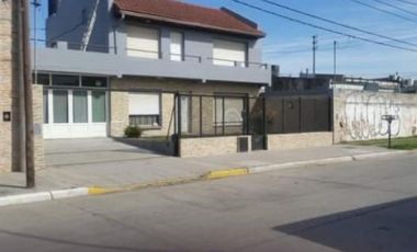 imponente propiedad en Necochea ideal 2 o 3 familias