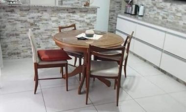 imponente propiedad en Necochea ideal 2 o 3 familias