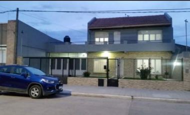 imponente propiedad en Necochea ideal 2 o 3 familias