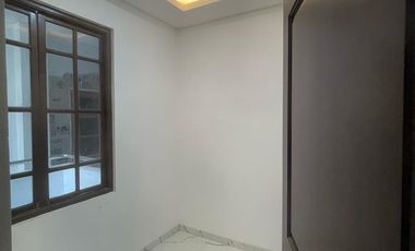 Disewakan Rumah 3 kamar tidur di dekat PHD utan kayu jakarta timur