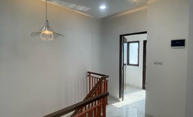 Disewakan Rumah 3 kamar tidur di dekat PHD utan kayu jakarta timur