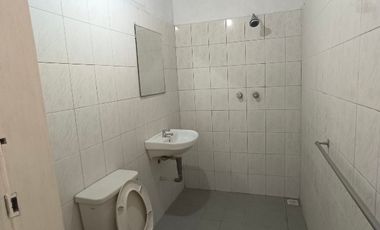 Sewa  bulanan, rumah dengan taman. Full furniture.