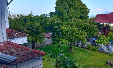 Sewa  bulanan, rumah dengan taman. Full furniture.