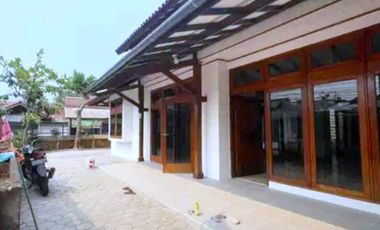 Disewakan rumah tinggal bisa untuk kantor dikawasan Pejaten barat