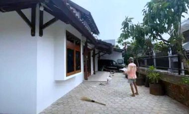 Disewakan rumah tinggal bisa untuk kantor dikawasan Pejaten barat