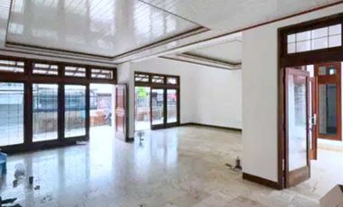 Disewakan rumah tinggal bisa untuk kantor dikawasan Pejaten barat