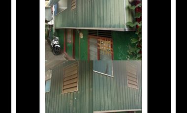 Disewakan atau Dijual Rmh Jl Banda Lorong Makassar LB 32 LT32 (8x4) KM: 1 KT: 2 Tingkat: 1lt