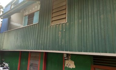 Disewakan atau Dijual Rmh Jl Banda Lorong Makassar LB 32 LT32 (8x4) KM: 1 KT: 2 Tingkat: 1lt