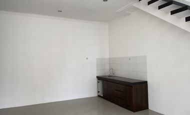 Rumah 1 Menit dari JTP 2 | Free Full Furnished | Ada Manajemen sewa villa