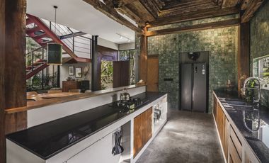 Vila 3 Kamar Tidur Mewah Dan Modern di Pusat Ubud