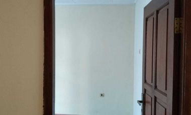 Rumah 2 Lantai Bojong Indah Jakarta Barat Nempel Puri Indah