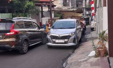 DIJUAL RUMAH  KAWASAN CIPETE DEKAT MRT FATMAWATI JAK-SEL