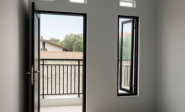 Rumah dijual Jakarta Selatan harga 300 jutaan 2 lantai gang motor