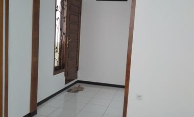 Rumah Dijual di Cianjur, Cantik depan Musholla