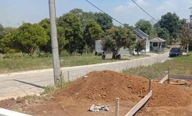 DIJUAL RUMAH SIAP HUNI MURAH,LOK. PAKU HAJI