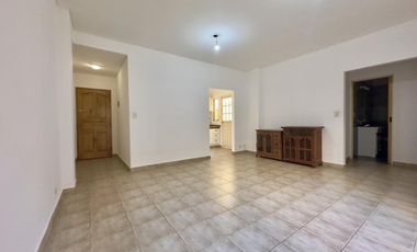 Departamento de 3 ambientes con 2 patios