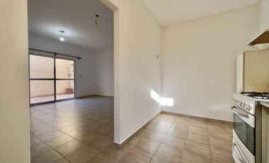 Departamento de 3 ambientes con 2 patios