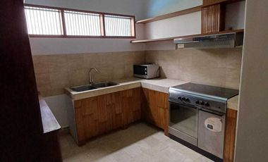 Rumah bagus 2,5 lt Swimming pool, taman luas, Di Kemang Jak sel CL 066