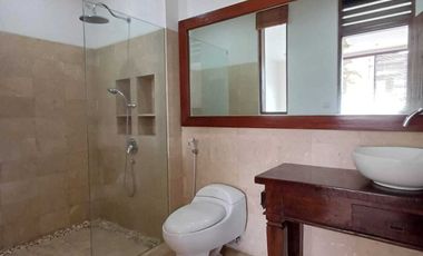 Rumah bagus 2,5 lt Swimming pool, taman luas, Di Kemang Jak sel CL 066