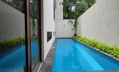 Rumah bagus 2,5 lt Swimming pool, taman luas, Di Kemang Jak sel CL 066