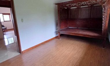 Rumah bagus 2,5 lt Swimming pool, taman luas, Di Kemang Jak sel CL 066