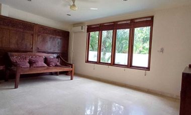 Rumah bagus 2,5 lt Swimming pool, taman luas, Di Kemang Jak sel CL 066