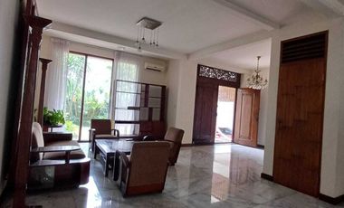 Rumah bagus 2,5 lt Swimming pool, taman luas, Di Kemang Jak sel CL 066