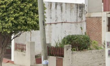 LOTE CON CASA A DEMOLER ZONIFICACION RM2