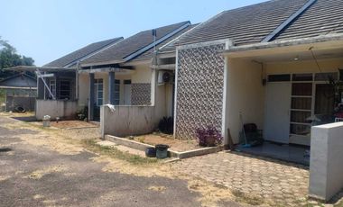 Di jual 4 unit rumah siap huni berikut kavling siap bangun di cluster