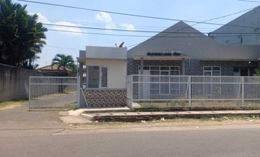 Di jual 4 unit rumah siap huni berikut kavling siap bangun di cluster