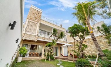 Di jual villa mewah, megah dan murah di Tumbak Bayuh, Canggu