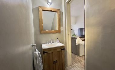 Chalet de 4 ambientes con parque, garage y quincho