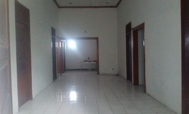 Rumah 2 lt pnggir jln raya lenteng agung jagakarsa jaksel 100jt/thn