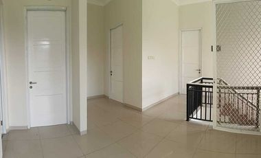 Rumah Mewah 3 Lantai Permata Buana Full Furnished Siap Huni!!