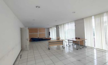Disewakan gedung ex Bank di Jl Veteran Solo Kota