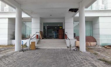 Disewakan gedung ex Bank di Jl Veteran Solo Kota