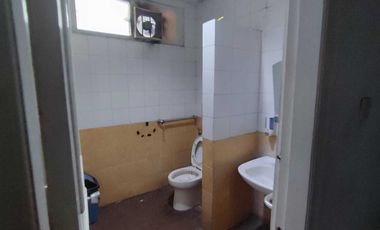 Disewakan gedung ex Bank di Jl Veteran Solo Kota