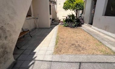 CASA 5 AMBIENTES CON COCHERA QUINCHO Y TERRAZA VILLA BALLEST