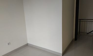 Disewakan.Rumah Cluster Green Village Cipondoh Tangerang