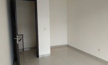 Disewakan.Rumah Cluster Green Village Cipondoh Tangerang
