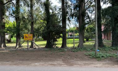F 775 excelente casaquinta con casi 2400mts 2 de parque